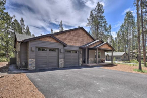 Northwest Sunriver Getaway with Community Amenities!